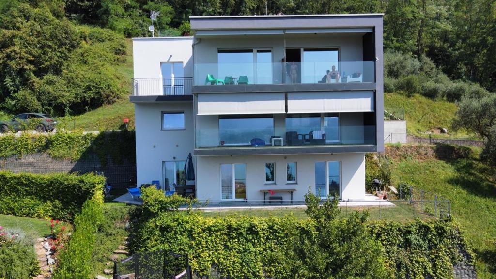 Il Cubo Di Anja Home Of Amazing View Pisogne Bagian luar foto